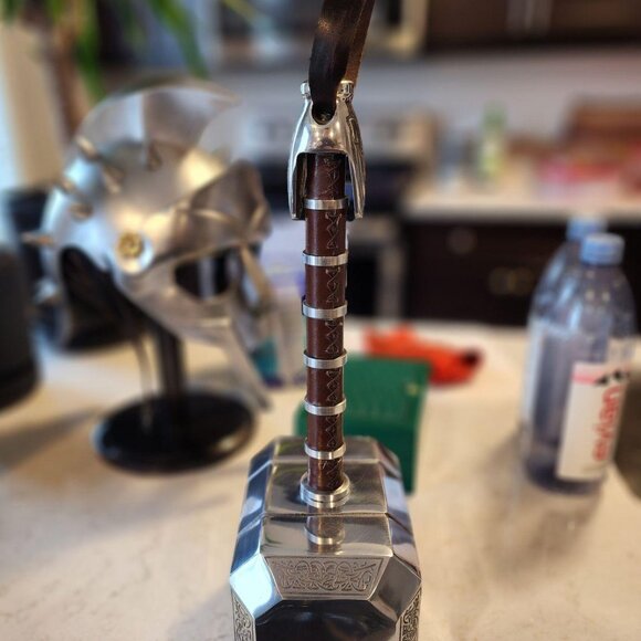 God of Thunder - Thor Hammer Handcrafted Mjolnir - Picture 5 of 8